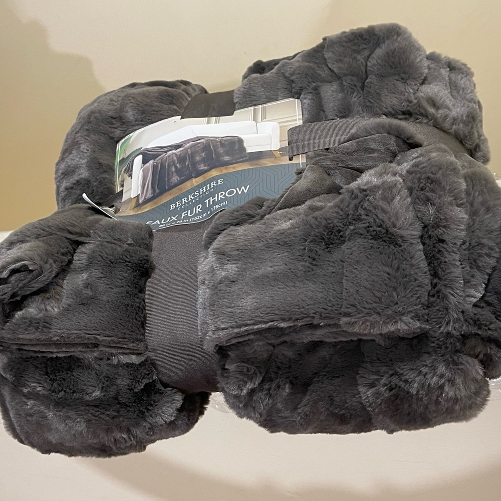 Berkshire Brown Plush Blankets and Throws for Cozy Comfort